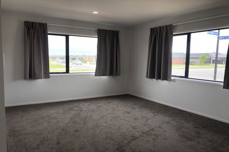 Photo of property in 39 Northmoor Boulevard, Rolleston, 7615