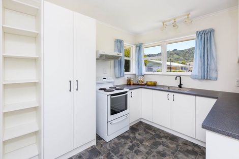 Photo of property in 61 Kashmir Avenue, Clouston Park, Upper Hutt, 5018