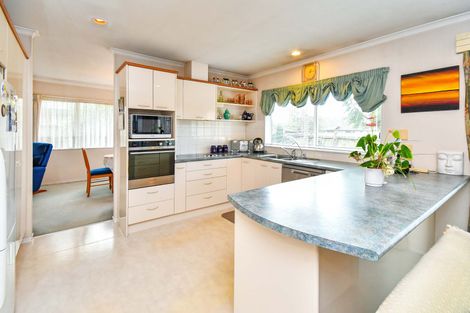 Photo of property in 83 Rushgreen Avenue, Pahurehure, Papakura, 2113