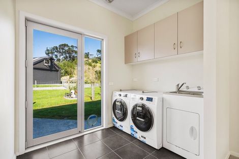 Photo of property in 15 Motutara Road, Oakura, Hikurangi, 0184