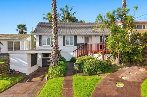 Photo of property in 44 Farquhar Road, Glendene, Auckland, 0602
