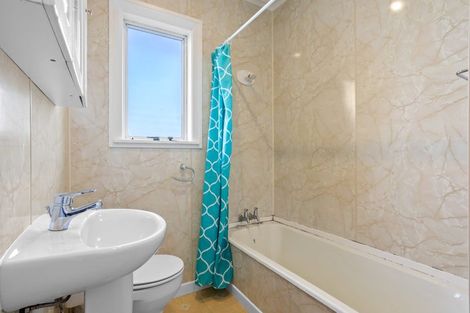 Photo of property in 1/57 Deep Creek Road, Waiake, Auckland, 0630