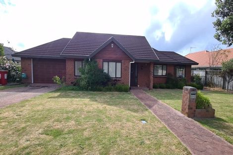 Photo of property in 11 Kotuku Drive, Paraparaumu Beach, Paraparaumu, 5032