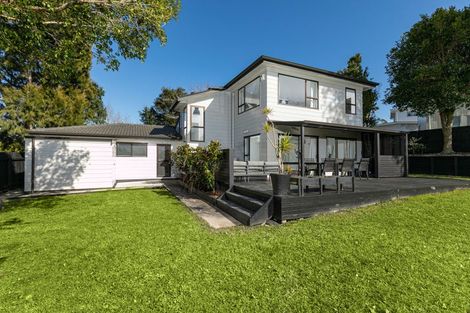 Photo of property in 44 West Harbour Drive, West Harbour, Auckland, 0618