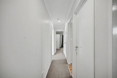 Photo of property in 30 Arlette Place, Massey, Auckland, 0614