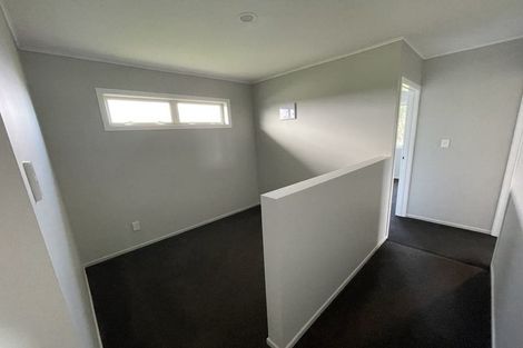 Photo of property in 32 Canal Road West, Waitakaruru, Ngatea, 3576