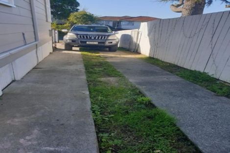 Photo of property in 16 Arnwood Street, Manurewa, Auckland, 2102