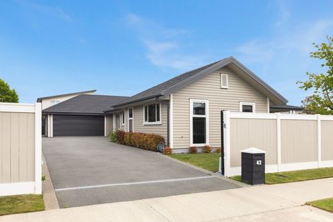 Photo of property in 42 Westpark Drive, Burnside, Christchurch, 8053