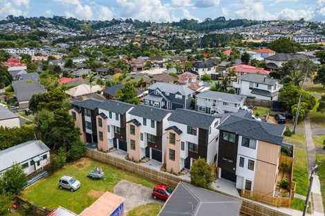 Photo of property in 858d East Coast Road, Northcross, Auckland, 0630