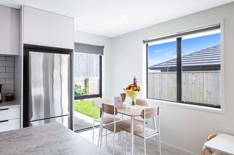 Photo of property in 10 Rehua Place, Waiwhakaiho, New Plymouth, 4312