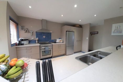 Photo of property in 114 Mirrabooka Avenue, Botany Downs, Auckland, 2010