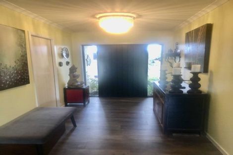 Photo of property in 2 Te Ara Karoiroa Road, Hurford, New Plymouth, 4374