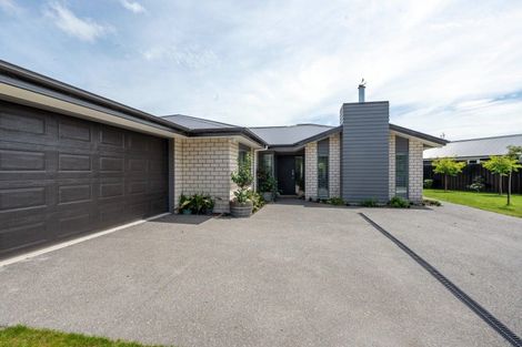 Photo of property in 8 Larches Lane, Kinloch, Taupo, 3377