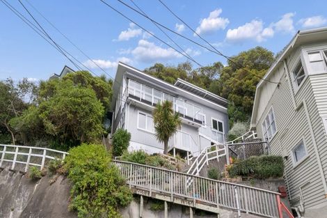 Photo of property in 100 Grafton Road, Roseneath, Wellington, 6011