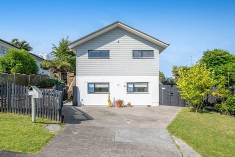 Photo of property in 17 Leiden Place, Totara Vale, Auckland, 0629