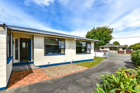 Photo of property in 65 Farquhars Road, Redwood, Christchurch, 8051