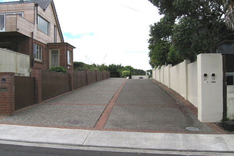 Photo of property in 1a Tizard Road, Birkenhead, Auckland, 0626