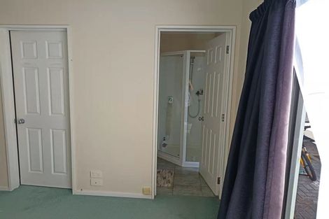 Photo of property in 12 Gunner Drive, Te Atatu Peninsula, Auckland, 0610