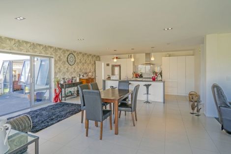 Photo of property in 10 Aquila Drive, Whitianga, 3510