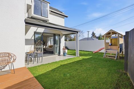 Photo of property in 2 Chilcombe Street, Ilam, Christchurch, 8041