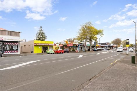 Photo of property in 2a Rixon Place, Te Atatu Peninsula, Auckland, 0610