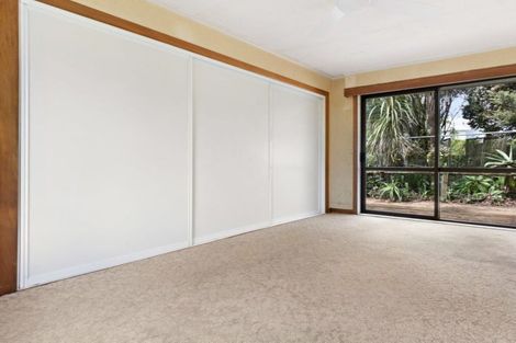 Photo of property in 19 Humphrey Kemp Avenue, Henderson, Auckland, 0612