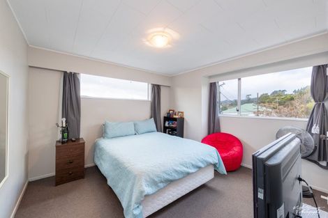 Photo of property in 8j Montgomery Crescent, Clouston Park, Upper Hutt, 5018