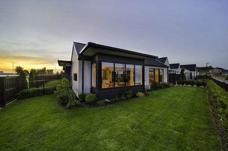 Photo of property in 2 Preferred Lane, Halswell, Christchurch, 8025