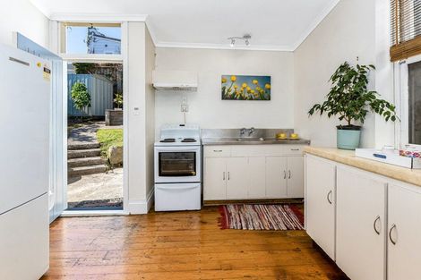 Photo of property in 19 Royal Street, Berhampore, Wellington, 6023