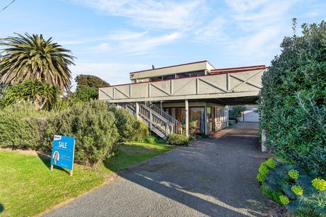 Photo of property in 44 Pinedale Crescent, Riversdale Beach, Masterton, 5872