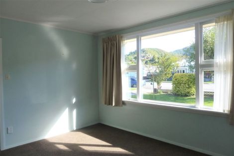 Photo of property in 30b York Street, Picton, 7220