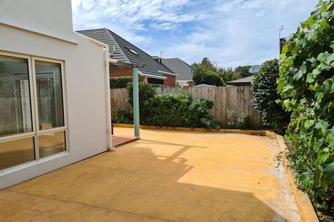 Photo of property in 2/97 Clyde Road, Ilam, Christchurch, 8041