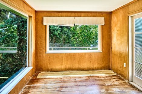 Photo of property in 16 Walker Avenue, Paremata, Porirua, 5026