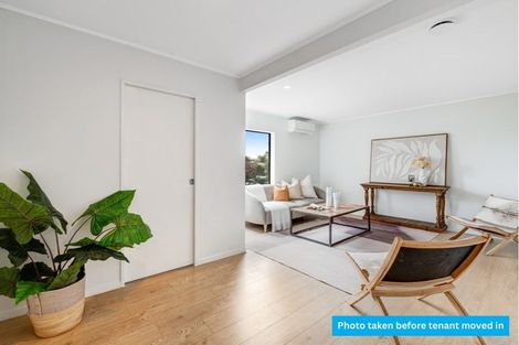 Photo of property in 1/1 Tern Place, Unsworth Heights, Auckland, 0632