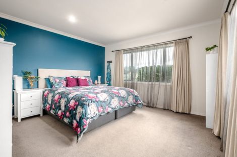 Photo of property in 1 Whitford Place, Rototuna North, Hamilton, 3210