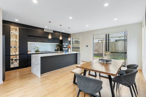 Photo of property in 8 Fjord Way, Karaka, Papakura, 2113