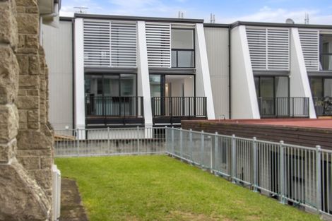 Photo of property in 4/17 Victoria Road, Mount Maunganui, 3116