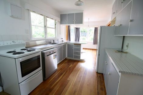 Photo of property in 10 Kamla Way, Khandallah, Wellington, 6035