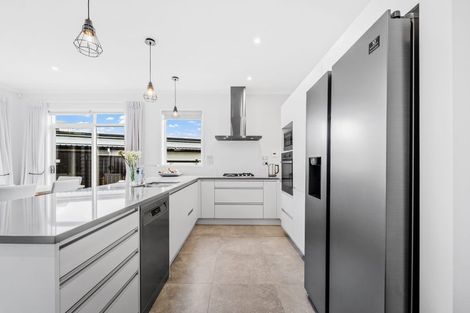 Photo of property in 92 Arran Point Parade, Orewa, 0931