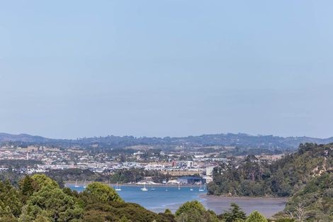 Photo of property in 2/20 Bayview Road, Bayview, Auckland, 0629