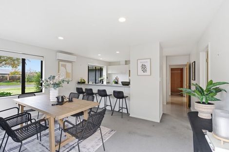 Photo of property in 12 Hatfield Place, Avonhead, Christchurch, 8042