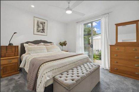 Photo of property in 90 Crawford Avenue, Mangere Bridge, Auckland, 2022