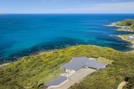 Photo of property in 16 Signallers Grove, Breaker Bay, Wellington, 6022