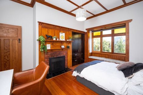 Photo of property in 11 Lawrence Road, Hospital Hill, Napier, 4110