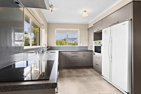 Photo of property in 48 Fulford Street, New Plymouth, 4310