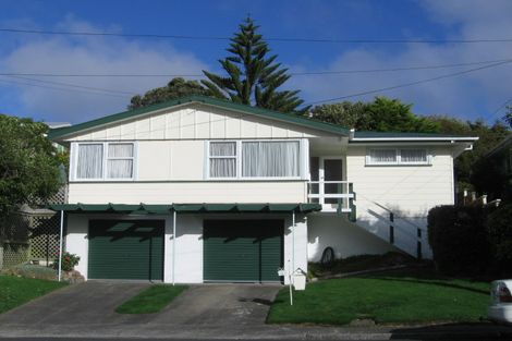 Photo of property in 3 Terrance Grove, Paparangi, Wellington, 6037