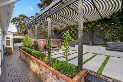 Photo of property in 108 Campbell Street, Karori, Wellington, 6012