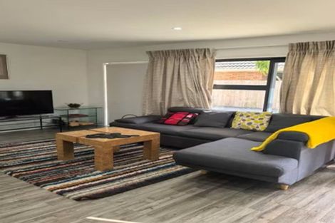 Photo of property in 216a Bucklands Road, Bucklands Beach, Auckland, 2012