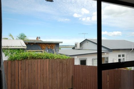 Photo of property in 2/35 Fairlands Avenue, Waterview, Auckland, 1026