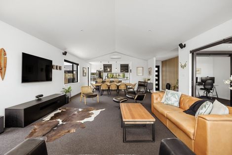 Photo of property in 16 Hiria Crescent, Papamoa Beach, Papamoa, 3118